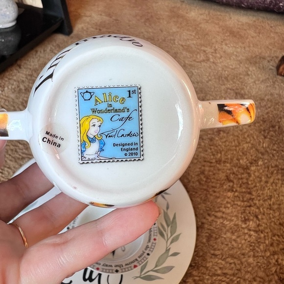 NIB Alice in Wonderland Paul Cardew
2 Piece Baby Set Porcelain Bowl Cup NIB - Picture 11 of 17